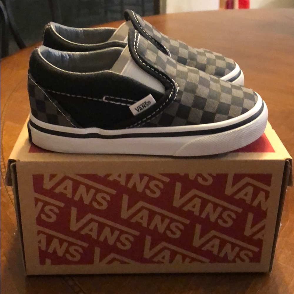 Toddler slip-on sneakers